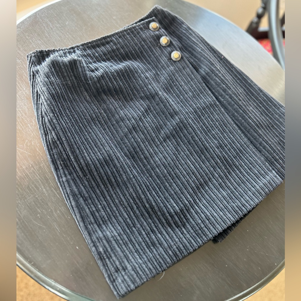 Vintage black wrap-around corduroy skirt - Picture 3 of 11